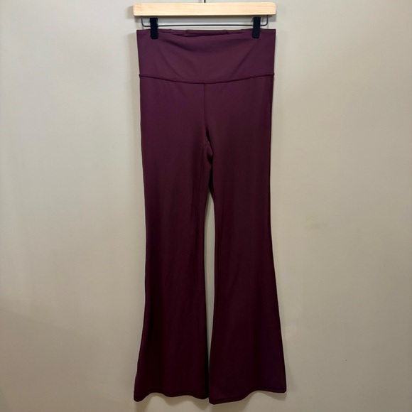 Athleta NWOT Women's Elation Flare Pant Size Med Tall Color Spiced Cabernet - Picture 2 of 6
